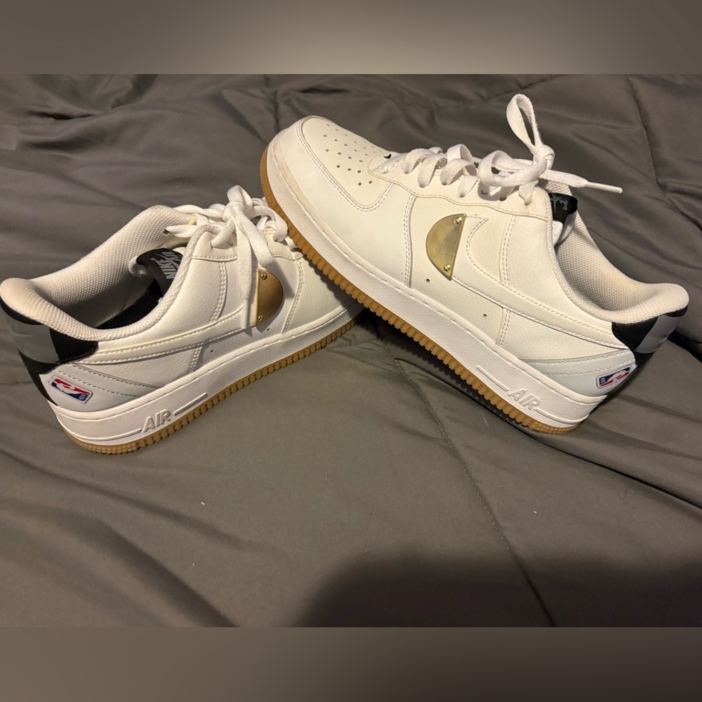 Nike Air Force One (NBA Edition)
Men’s 8.5